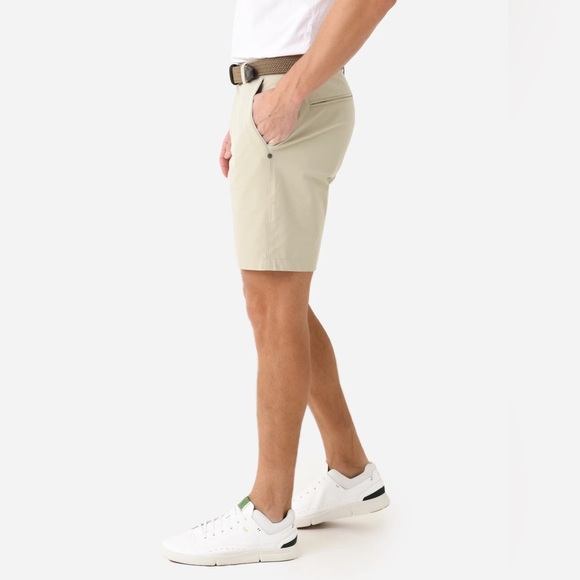 Vuori Other - Vuori Meta Shorts 8.5 Beige Khaki Men's Size 33 Waist